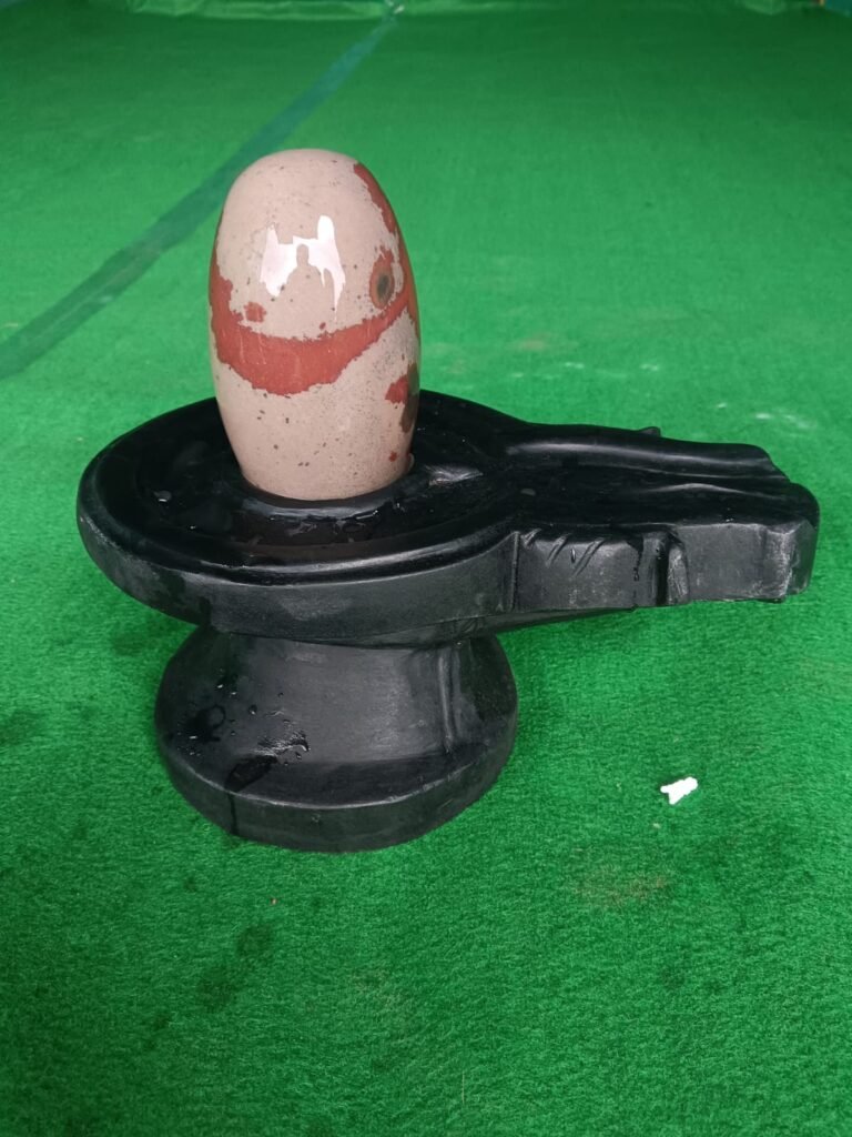 big-size-shivling-with-jaladhari
